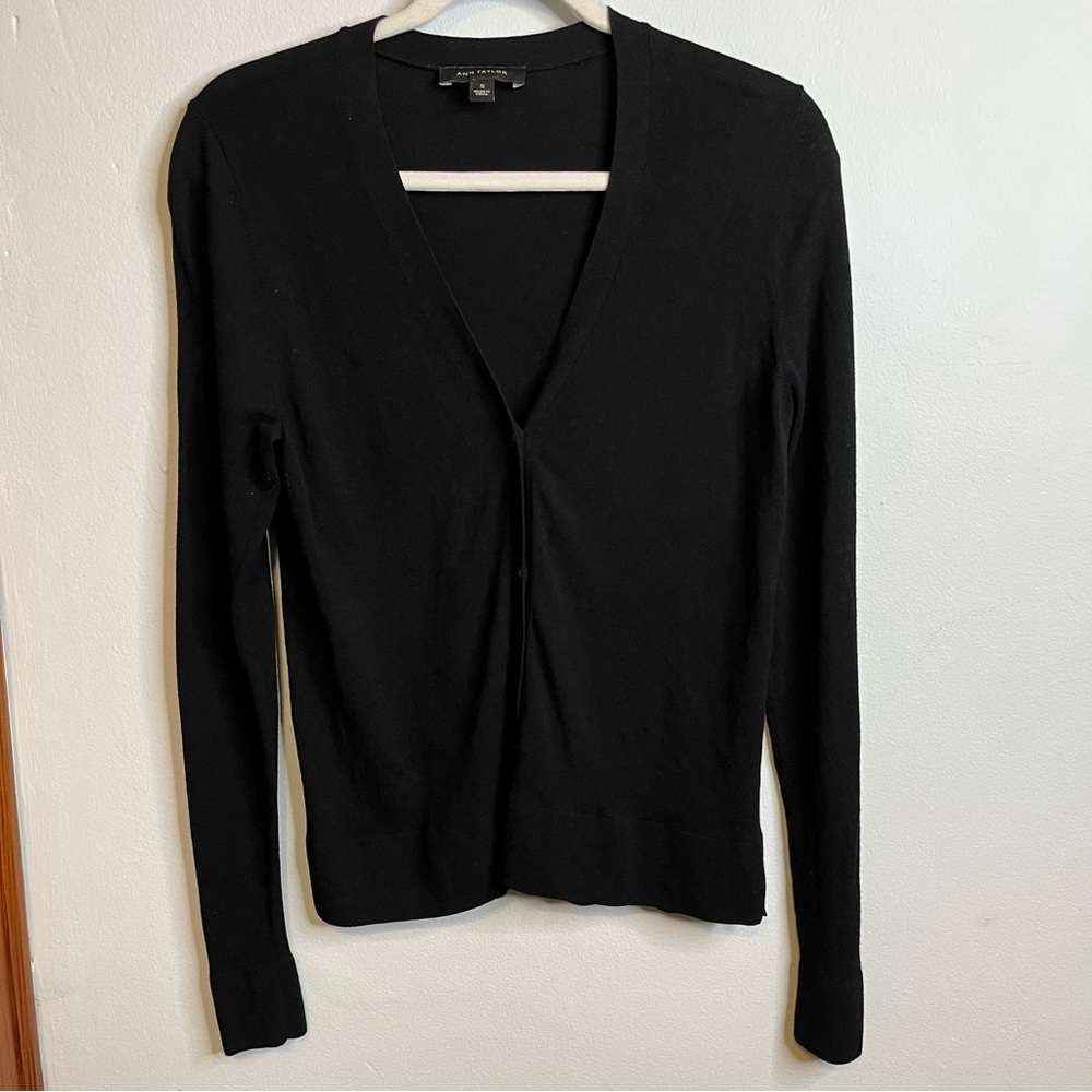 Ann Taylor Black V Neck Button Cardigan Sweater S GUC
